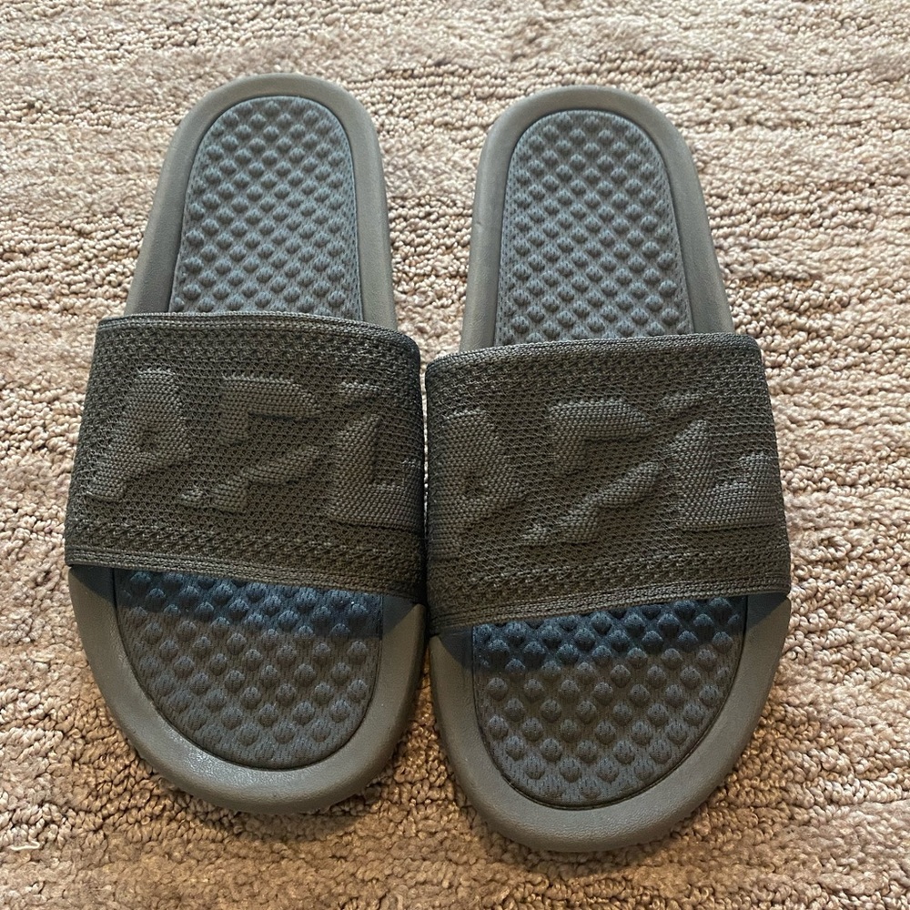 APL Women's Big Logo TechLoom Slide - Gray Size 9